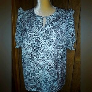 Womans Large Blouse Elegant Midsleeved  Ruffled Arms Black & White Floral Top